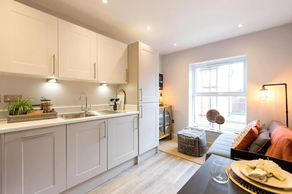 Stylish 1 Bed Apartment In Westbourne With Parking Bournemouth